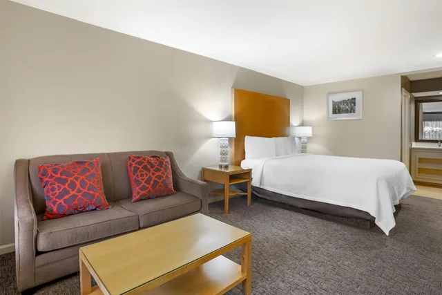 Room, King Bed, Exterior Entrance، Best Western Plus Dixon Davis 4/9