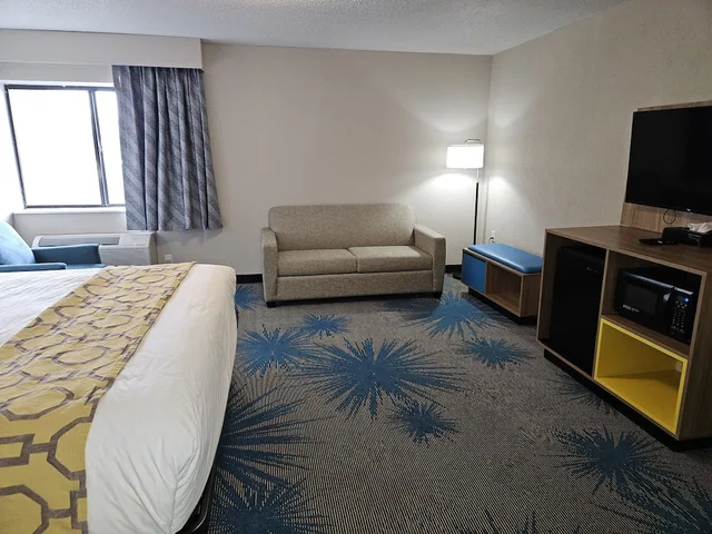 جناح بسرير كينج، Days Inn by Wyndham Davenport 4/7