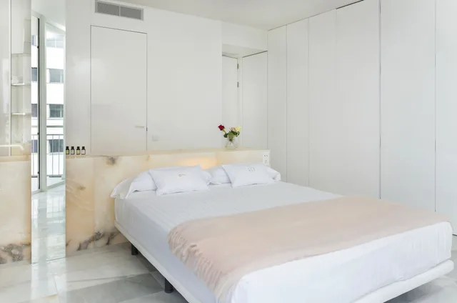 Superior, 1 Queen and 1 Single Bed, Side Sea View, Balcony, High Floor، Hotel Aromar 2/2