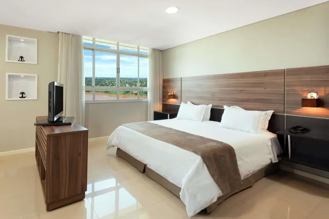 جناح ملكي بحوض جاكوزي، Wyndham Golden Foz 2/6