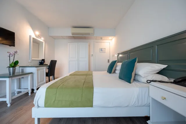 غرفة قياسية بسريرين منفصلين بإطلالة على البحر، Gillieru Harbour 6/9