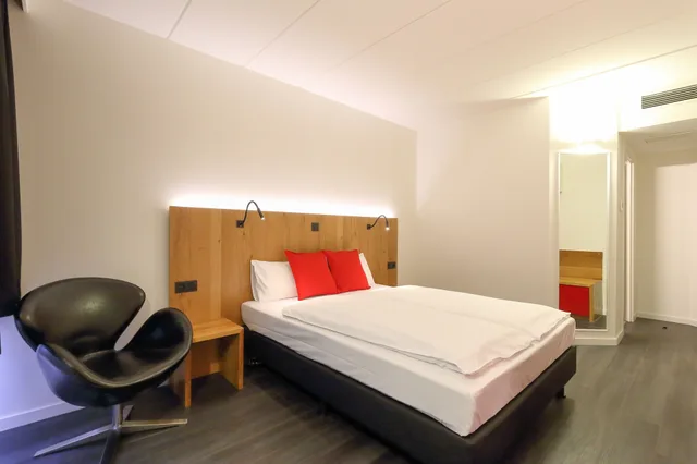 غرفة كومفورت ثلاثية بسرير مزدوج مع أريكة، Hotel Corsendonk Viane 4/8