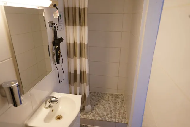 غرفة قياسية ثلاثية بسرير كوين وسرير فردي، Hotel Xantener Eck 5/6