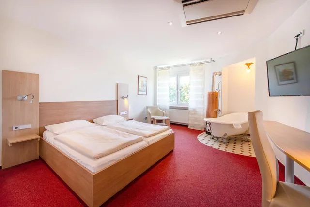Room, Double Bed, River View, Top Cityline Diehl S Hotel Koblenz 2/5