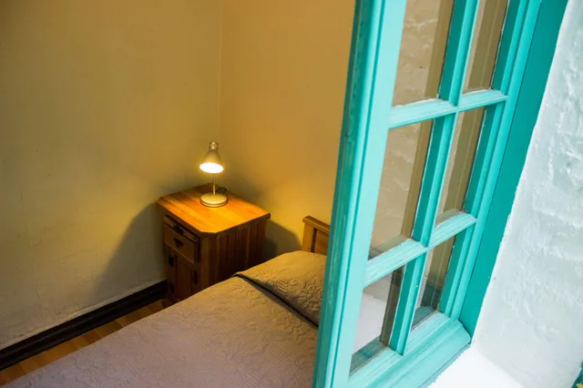 غرفة مفردة صغيرة بحمام مشترك، Forestal Hostal 4/9