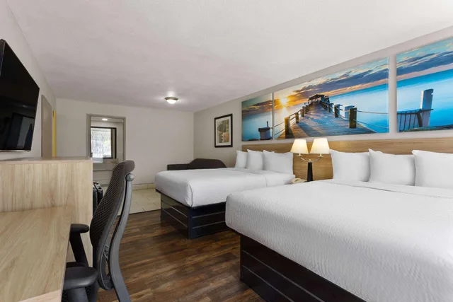 Room, 2 Queen Beds, Days Inn by Wyndham St. Petersburg Central 1/2