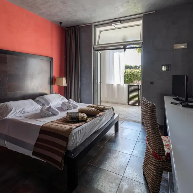 غرفة بسرير مزدوج بشرفة، Resort Baia Dei Turchi 3/10