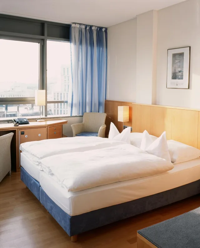 غرفة سوبيريور بسرير كوين، Baseler Hof Hotel 1/2
