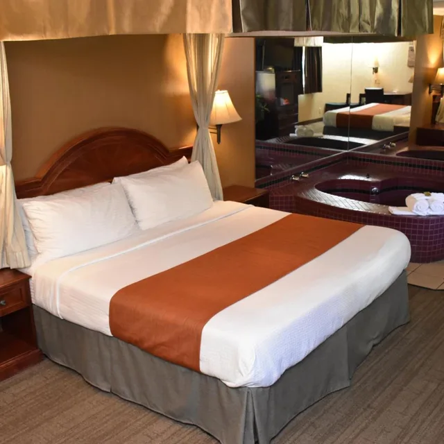 جناح شهر العسل، Dynasty Suites Redlands 4/4