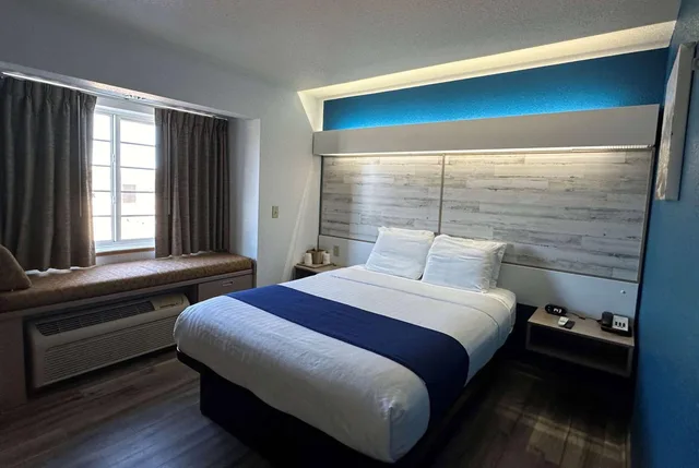 غرفة سوبيريور بسرير كوين لذوي الإعاقة، Microtel Inn & Suites Tomah 2/8