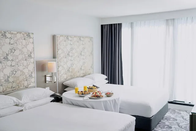 غرفة بسريرين مزدوجين بإطلالة على المدينة، Sheraton Melbourne Hotel 1/13