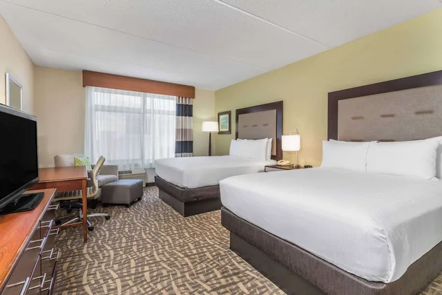 غرفة بسريرين كوين لذوي الإعاقة، Wyndham Garden Buffalo Downtown 1/3