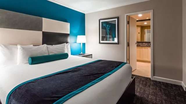 غرفة قياسية بسرير كينج، Best Western Plus Casino Royale–Center Strip 1/3