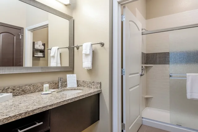 جناح بسرير فردي بغرفة نوم واحدة بمطبخ لذوي الإعاقة، STAYBRIDGE SUITES EAU CLAIRE - ALTOONA 3/3