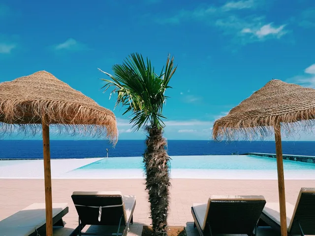 جناح ثلاثي، Pedras Do Mar Resort & Spa 1/1