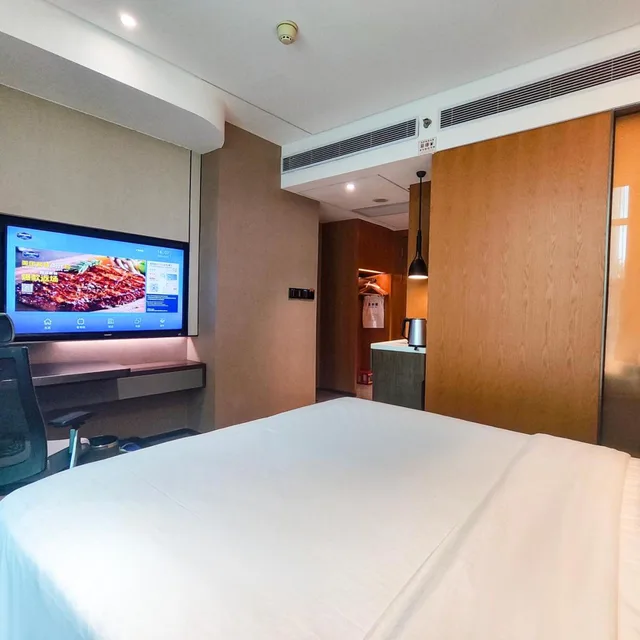 غرفة كومفورت بسرير كينج، Hampton by Hilton Guangzhou Tianhe Sports Center 2/8