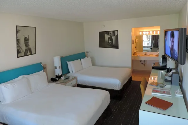غرفة ديلوكس بسريرين كوين، Floridian Hotel 1/6