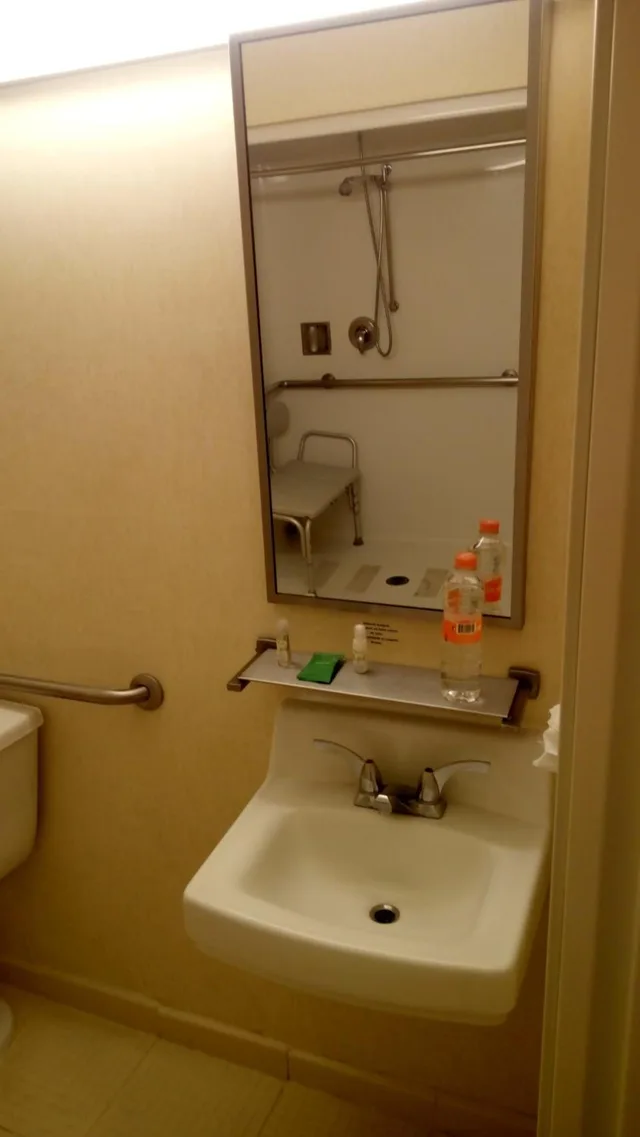 غرفة ديلوكس بسرير كوين لذوي الإعاقة، Microtel Inn and Suites by Wyndham Chihuahua 5/8