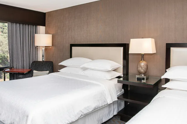 Room, 2 Queen Beds, Sheraton Mission Valley San Diego 3/4