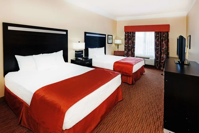 غرفة بسريرين كوين لذوي الإعاقة، La Quinta Inn & Suites by Wyndham OKC North - Quail Springs 2/4