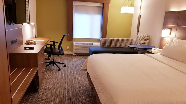 غرفة قياسية بسرير كوين، Holiday Inn Express Suites Surrey 2/4