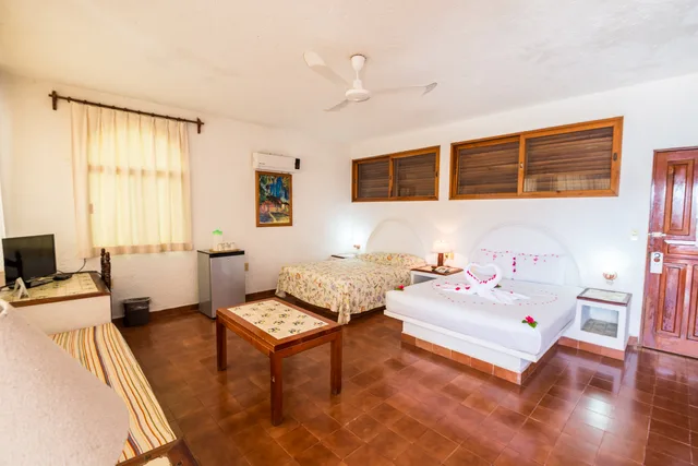 Grand, 2 Queen Beds, Sea Front, Terrace، Catalina Beach Resort 1/9