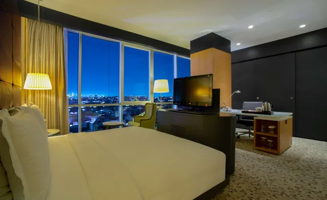Peninsula, Deluxe, King Bed, Sea View، Doubletree By Hilton Hotel Istanbul - Moda 4/10