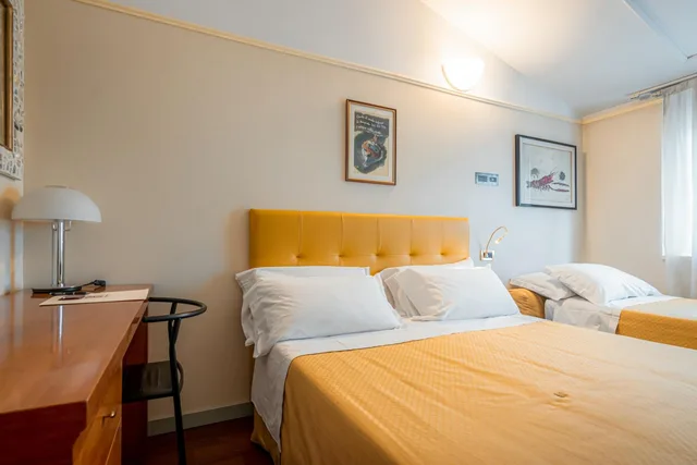 غرفة ثلاثية، Hotel Della Porta 2/9