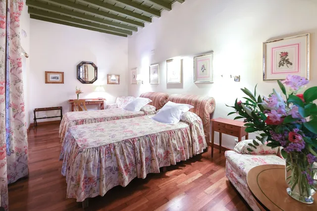 Room, Twin Beds, Jetted Tub, Las Casas De La Juderia Sevilla 10/10