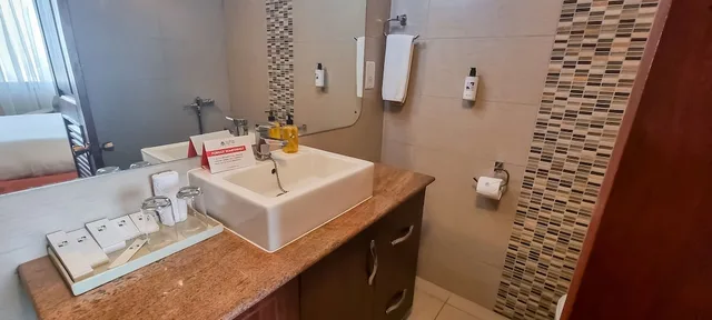 جناح بانورامي بسرير كينج، Nairobi Safari Club by Swiss-Belhotel 10/10