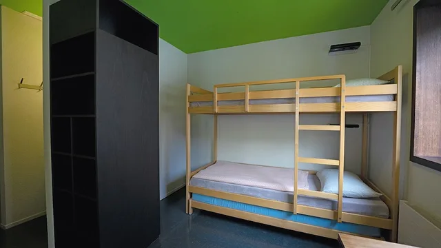 غرفة رباعية بأسرّة بطابقين بحمام خاص، Youth Hostel Zermatt 3/8