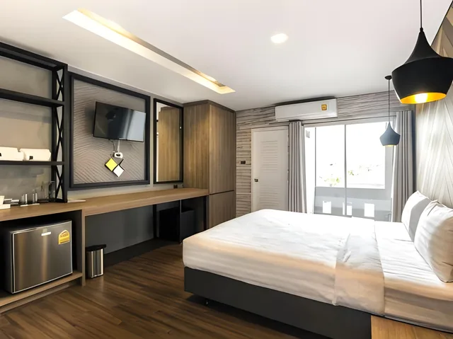 Standard, King Bed, The Circle Hotel 1/2