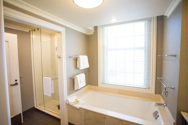 Deluxe, King Bed, Terrace View, The Atherton Hotel At OSU 3/3