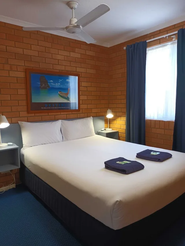 شقة بسرير كوين بغرفة نوم واحدة، Bosuns Inn Motel 1/6