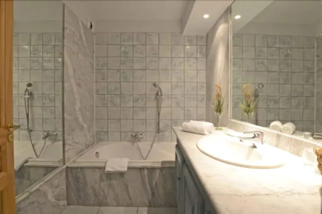 غرفة بسرير كوين، Hotel Les Jardins de La Madrague 7/7