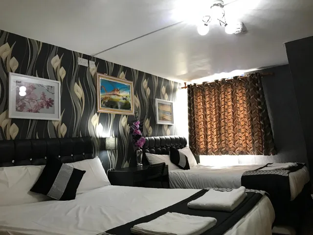 Room, Quadruple, Pacific Inn London Heathrow (ex. Essex Inn Hotel) 3/6