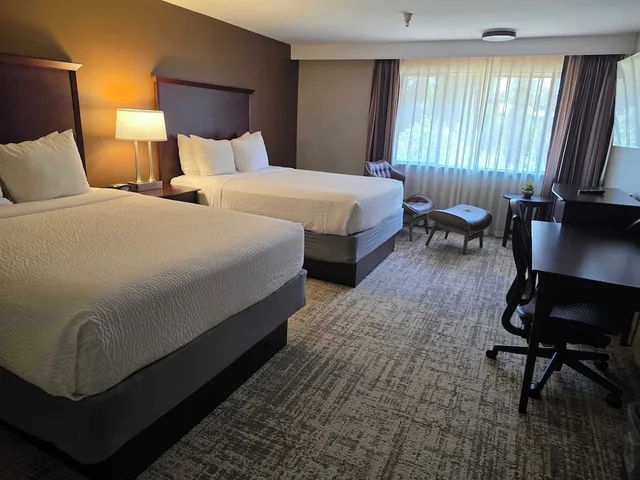 Room, 2 Queen Beds, Accessible, Ramada by Wyndham Tukwila Southcenter 6/10