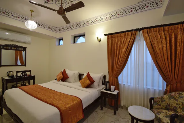 Deluxe, Double Bed, Hotel Umaid Residency 6/10