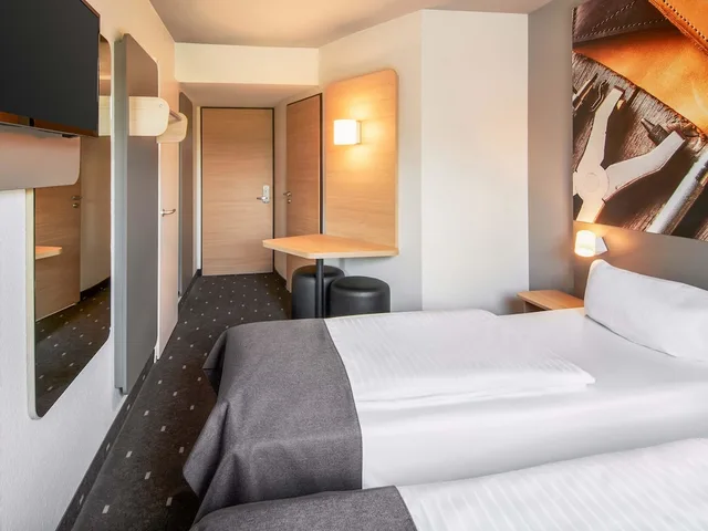 غرفة بسريرين منفصلين، B&B Hotel Offenbach-Sud 4/7