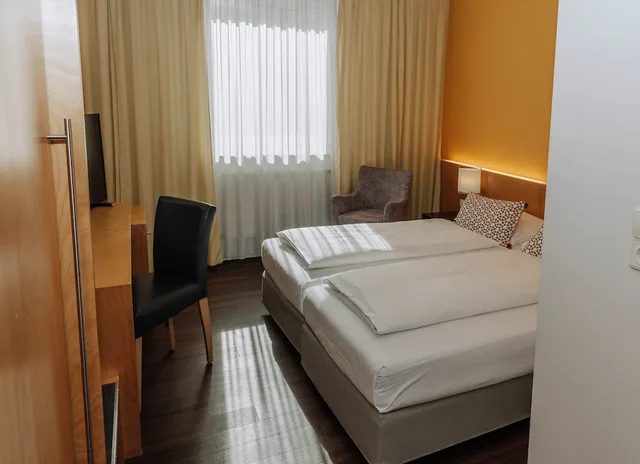 غرفة قياسية بسريرين منفصلين، Heinhotel Vienna Airport 1/4