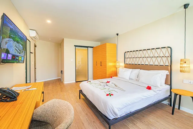 غرفة بريميوم بسرير كوين بإطلالة على الحديقة، Kombo Beach Resort 4/10