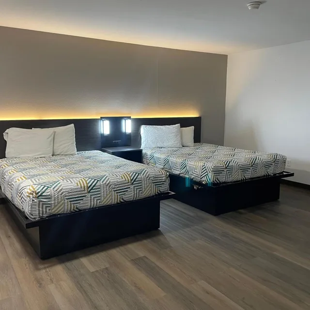 2 Queen Beds - Non-Smoking, Micfridge، Motel6 Artesia, NM 1/4