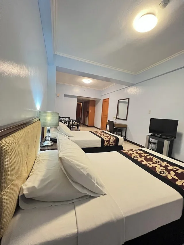 غرفة عائلية بسريرين كوين، Jupiter Suites 1/5