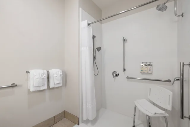 غرفة بسريرين مزدوجين لذوي الإعاقة، Holiday Inn Express Lake Wales N-Winter Haven 6/6