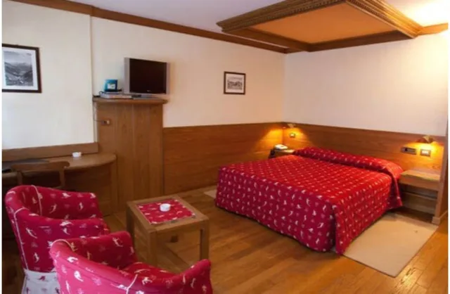 جناح بسرير كوين، Hotel Pavillon 2/2