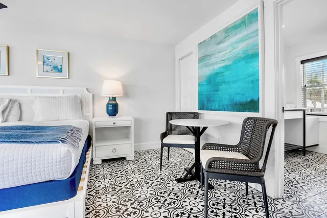 Upstairs, Suite, King Bed, Beach Front, Terrace، Seaside at Anna Maria Island Inn 4/6