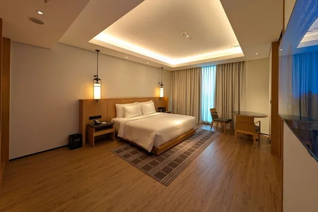 Executive King, Hotel Tentrem Jakarta 4/9