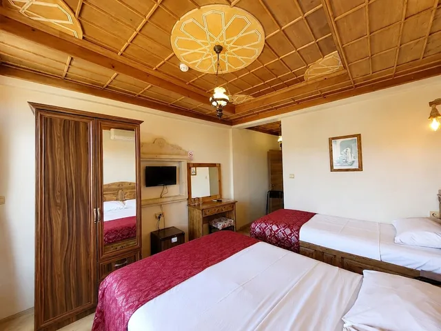 غرفة سوبيريور بسرير مزدوج وسرير فردي بإطلالة على المدينة، Saruhan Hotel 4/10