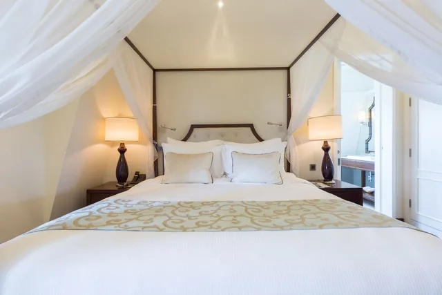Imperial, Suite, King Bed، Villa Song Saigon 1/2