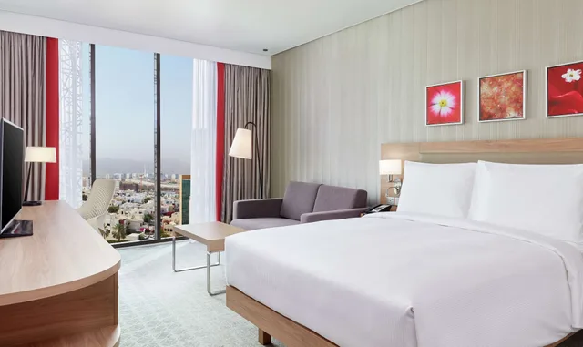 غرفة عائلية بسرير كوين، Hilton Garden Inn Muscat Al Khuwair 2/5